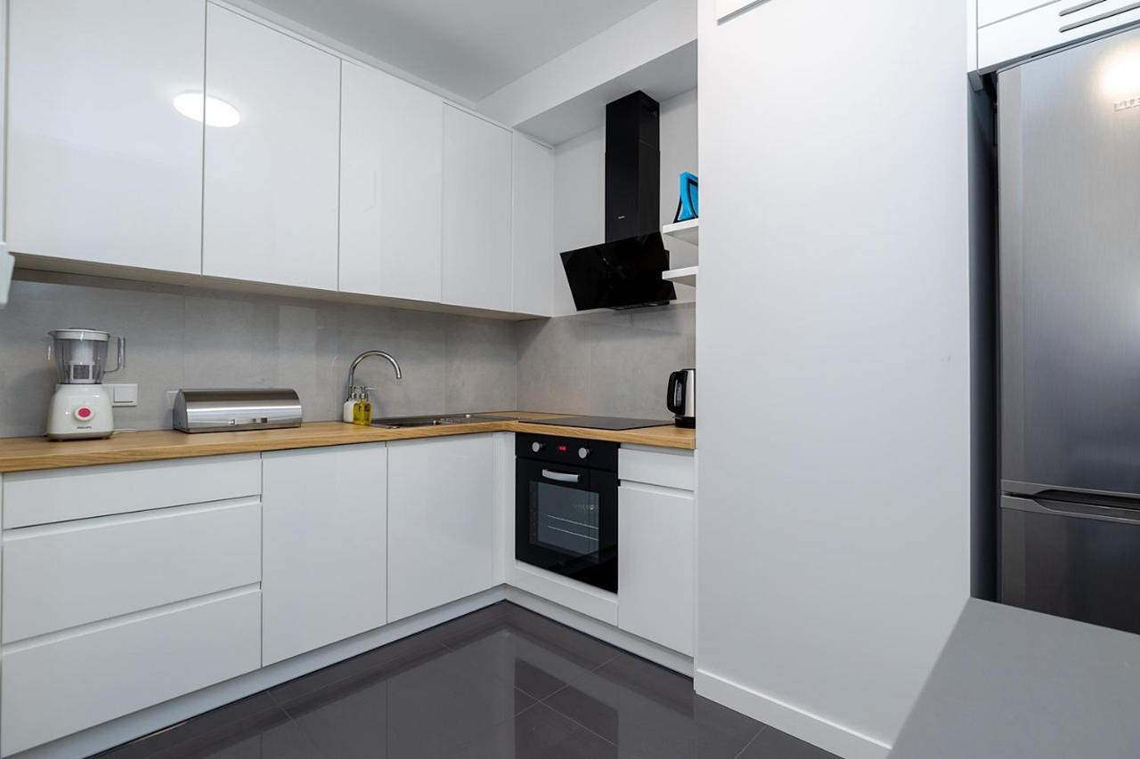 Wola Luxe Apartment Varsovia Exterior foto